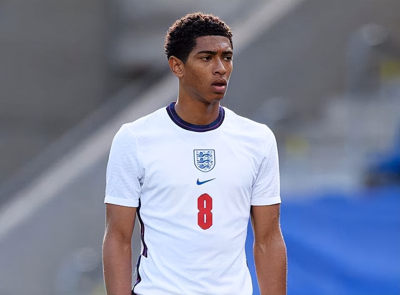 ESPN：奥斯卡曾短暂失去意识，目前正在ICU接受检查