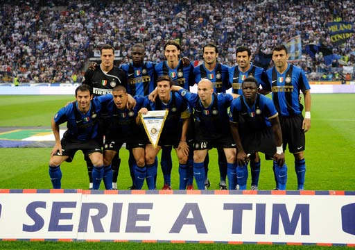 澳超战报：怀特替补造两球，十人阿德莱德联4-1墨尔本城（澳超赛报：怀特替补两次参与破门，十人阿德莱德联4比1击败墨尔本城）