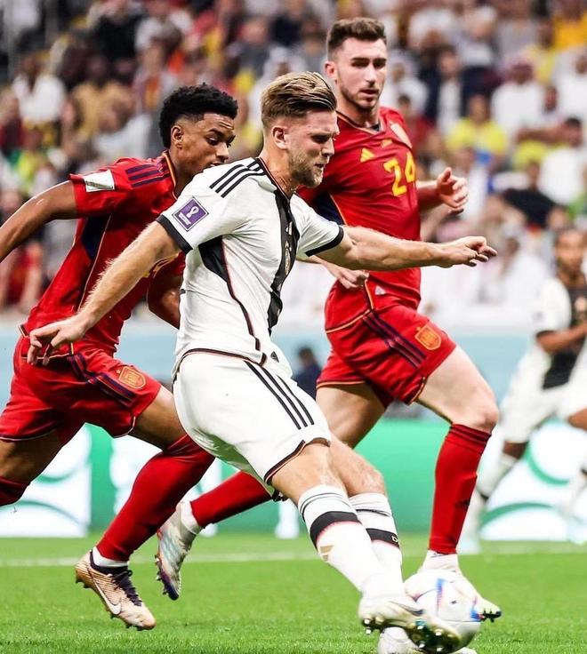 U22国足门将栾毅：少一人作战大家仍团结在一起，平局不容易