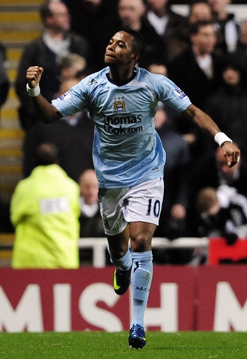 76场比赛10个帽子戏法，凯恩帽子戏法数来到德甲历史第五（凯恩76战收获10次帽子戏法，升至德甲历史帽子戏法榜第5）