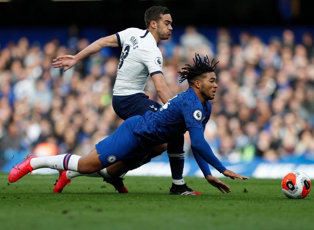 姆巴佩打入个人皇马年度第55球，距离队史C罗纪录仅差4球（姆巴佩本年度为皇马进球达55球，距C罗队史纪录仅差4球）