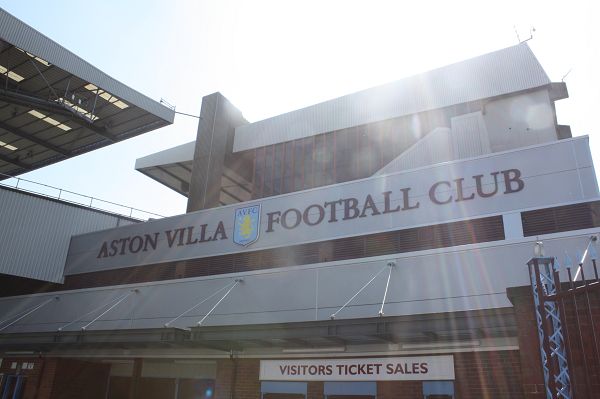 西媒：阿隆索赢得带队踢西超杯的权力，俱乐部要求球员多给力（西媒：阿隆索获准率队征战西超杯，俱乐部敦促球员提升表现）