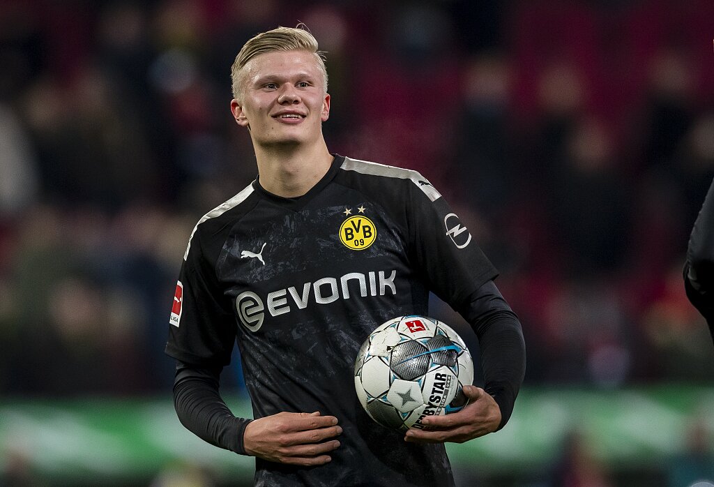 德天空：法兰克福继续与纽卡商谈先租后买奥苏拉，球员希望加盟（德天空：法兰克福与纽卡继续推进奥苏拉租借+买断方案，球员倾向加盟）