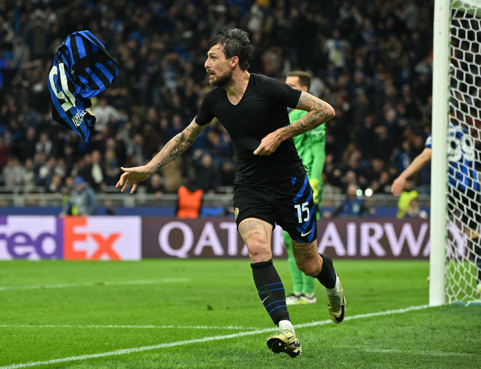 帕尔马官方：铃木彩艳成功接受手指骨折手术；据悉伤缺3个月