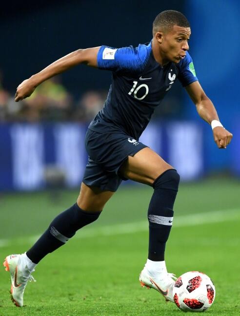 国米4-0横扫劲敌：劳塔罗连场破门状态回归，恩里克助攻令人欣喜