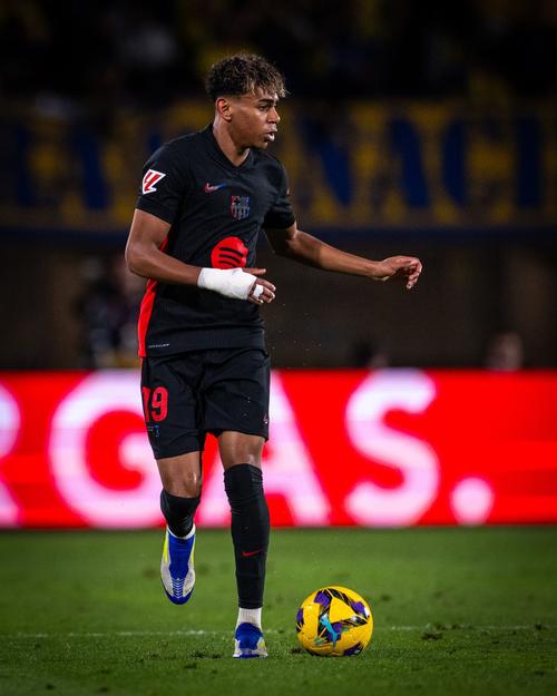 每体：巴萨发现约100名会员涉及欧冠对法兰克福门票转售问题