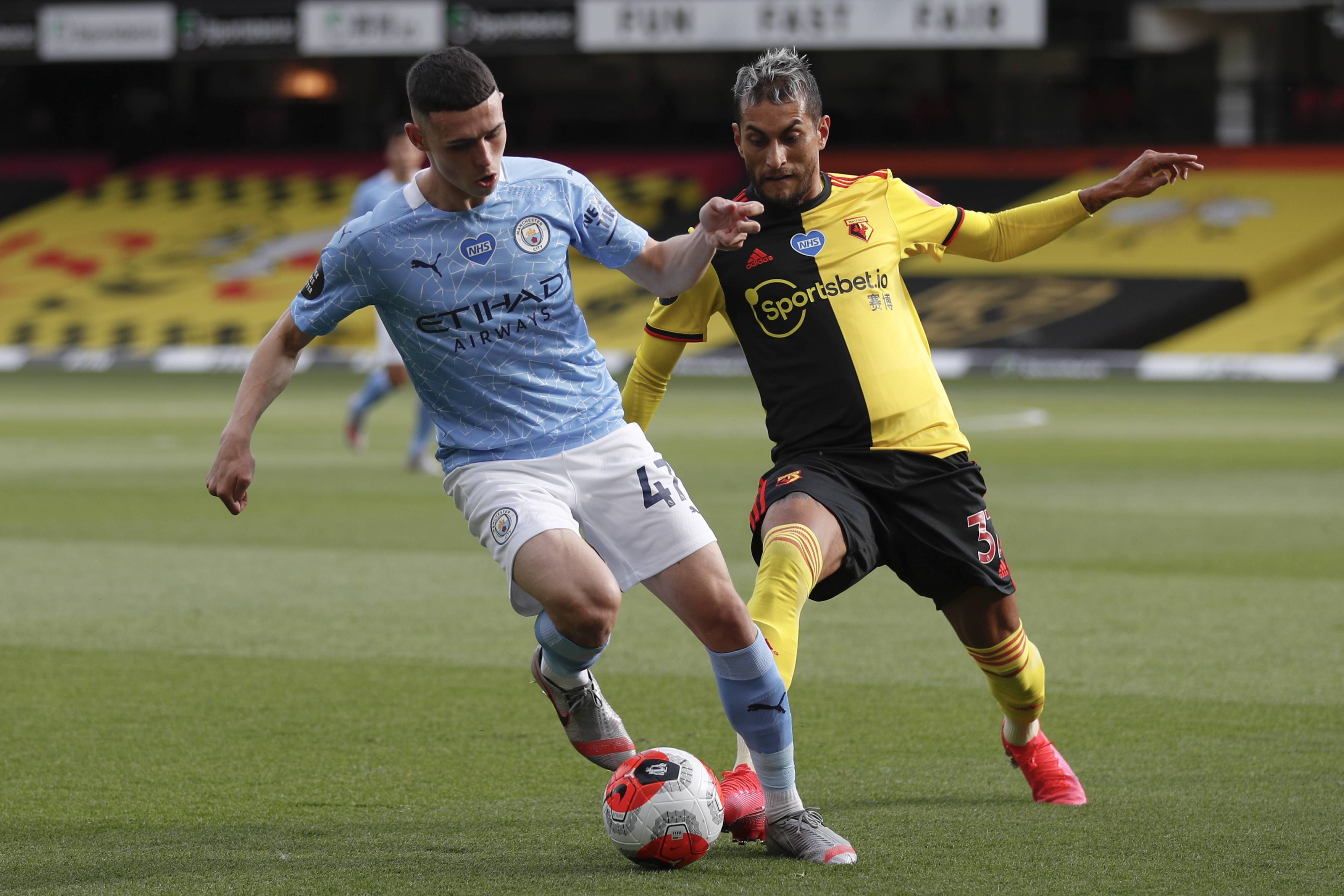 405次！梅西超越普斯卡什，独享足球历史助攻第一人荣誉（405次助攻里程碑！梅西超越普斯卡什，独占足坛历史助攻王）