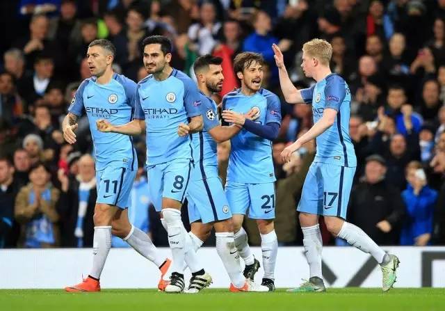 罗马诺：曼联并未与巴萨就费尔明展开谈判，球员只专注巴萨