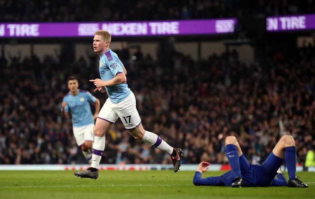 伊布社交媒体秀冠军数量 15个赛季拿13个联赛冠军（伊布社媒晒荣誉：15季斩获13座联赛桂冠）