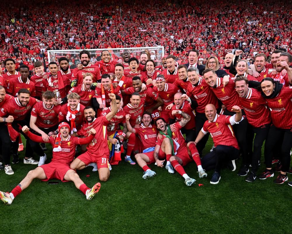 备受关注！74611名球迷现场观战英格兰女足vs中国女足的友谊赛