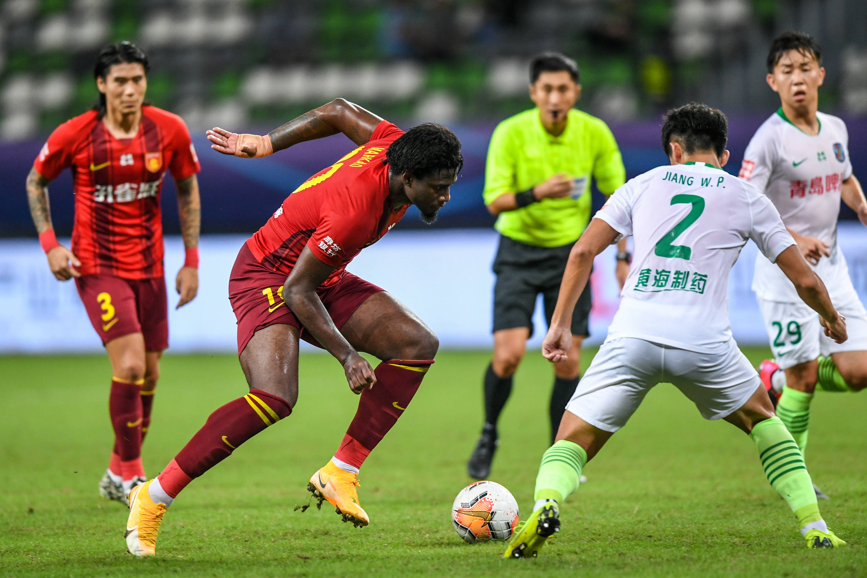 刘军帅晒海牛队与远征军合照：又在末轮完成目标，祝未来可期