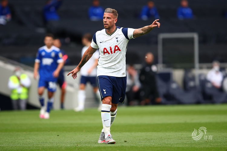 意甲战报：霍伊伦双响，伊尔迪兹破门，那不勒斯2-1尤文（意甲快讯：霍伊伦梅开二度，伊尔迪兹建功，那不勒斯2比1力克尤文）