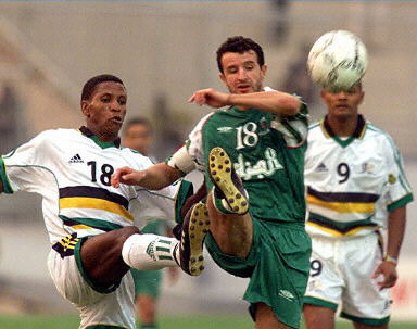 英超半场：米伦科维奇乌龙巴里破门，埃弗顿2-0诺丁汉森林